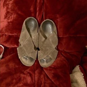 Size 38/8 US Pedro Garcia brown leather slides